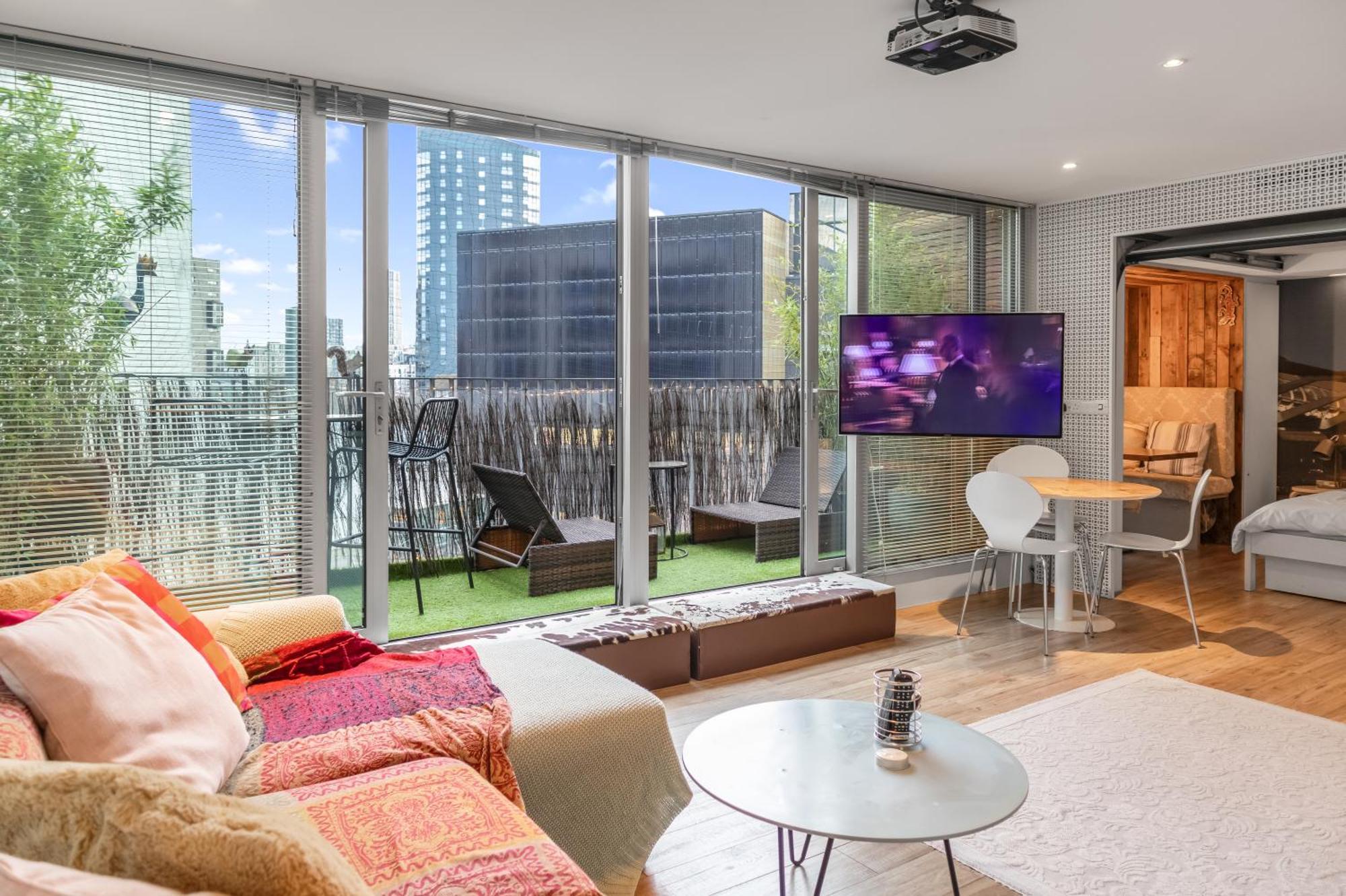 Pyjamagetaways Apartment Лондон Екстериор снимка